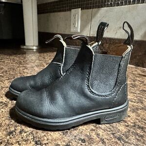 Toddler (kids) size 8 Blundstones - black